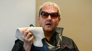 Esküvői fotózással lepték meg a hajléktalan párt: elképesztő átalakuláson  mentek keresztül