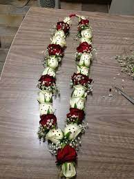 Red And White Roses With Gems For The Extra Special Wow Flower Garland Wedding Indian Wedding Garland Garland Wedding Decor