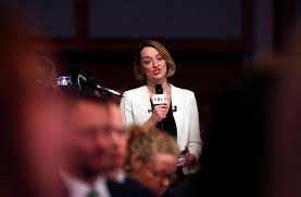 Laura kuenssberg explained nicola sturgeon will not push ahead with an independence referendum straight away as support for independence remains tightly contested with many polls putting each side. Bbc S Laura Kuenssberg Under Fire For False Scottish Independence Report The National
