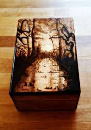 Pin Von Moonah Meditation And More Mm Auf Cajas De Madera Y Algo Mas Holzofen Handwerk Holz Gravieren Kunst Holz Handwerk