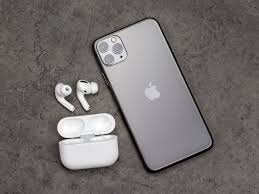 Airpods Studio This Is What Apple S Over Ear Headphones Could Look Like Nextpit