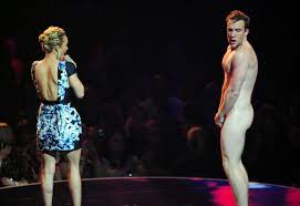 Naked onstage gig streakers: a NSFW tribute