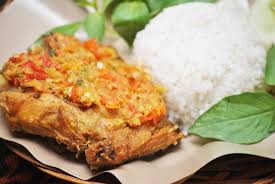 Ayam Goreng Penyet Khas Ayam Penyet Margo Depok Mantab Pedes Nya Indonesia Makanan Dan Minuman Makanan Ayam Goreng