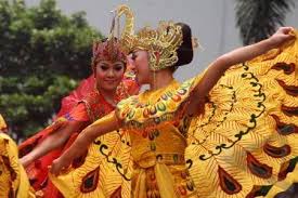 Lagu berbahasa inggris yang mudah dihafal selanjutnya berjudul love of my life, dari queen. 9 Tarian Tradisional Dari Jawa Barat Yang Harus Dipertahankan