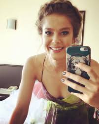 Maybe you would like to learn more about one of these? Burcu Biricik On Instagram Gelin Odasi Fotosu Cemilecerenkockan Artofit