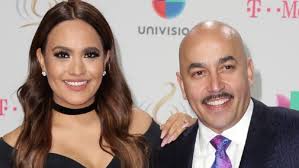 En esta ocasión lo hizo evidente al dejar un comentario en una publicación del youtuber escorpion dorado, en el que aparece junto a la rubia cantante. Ex Esposa De Lupillo Rivera Habla De La Relacion Del Cantante Con Belinda Radio Turquesa Noticias