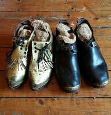 New Model Army Clogs My Gold Ones And Justin S Clasp Clogs Walkley S Clog Makers Are Still In Business And Doing Well Clogs Doc Martens Oxfords Oxford Shoes