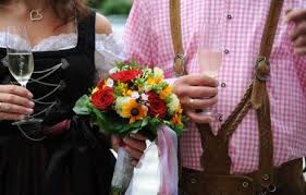 Während der hochzeitszeremonie knistert es und die gäste hören eine stecknadel fallen. Vocal Invitation Die Beste Band In Bayern Fur Ihr Event