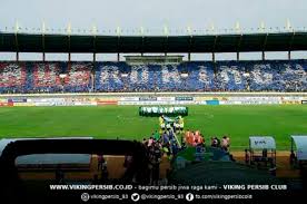 Persib vs pss sleman (30 agustus 2019) pertandingan melawan pss sleman ini bomber memberikan koreo yang sangat indah. Persib Bandung Vs Semen Padang Bobotoh Hadirkan Koreografi Save Rohingya Bolasport Com