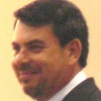 Roberto Fernandes Email & Phone Number