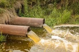 ☺fußball bundesliga spieler sport motorsport entertainment moderatoren sender fernsehen. Abwasser Vom Abwasserkanal Verunreinigt Sakarya Fluss Nahe Polatli Ankara Die Turkei Stockbild Bild Von Plastik Abwasser 148206541
