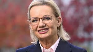 Ellie Watson: Elsa's Wholesome Life host's dog rushed to hospital after  eating grapes