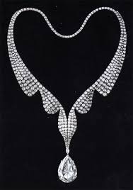 Gift from richard burton to elizabeth taylor in 1968. The Taylor Burton Diamond Value Images History Worthy Com
