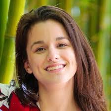 Mariana Meyer's Instagram, Twitter & Facebook