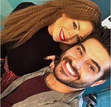 صور زواج نسرين طافش وناصيف زيتون، هذا حيث قد قامت الفنانة العربية نسرين طافش بنفي الخبر الذي قامت مواقع التةاصل الاجتماعي على الانترنت بتداولها عن زواجها بالفنان المطرب السوري ناصيف زيتون ، إذ أنها قد أكدت اعتزازها الشديد للغاية بالصداقة ، و الاحترام المتبادل الذي يجمع. Ù†Ø§ØµÙŠÙ Ø²ÙŠØªÙˆÙ† ÙŠØ­ØªÙÙ„ Ø¨Ø§Ù„Ù€100 Ù…Ù„ÙŠÙˆÙ† Ù…Ø¹ Ù†Ø³Ø±ÙŠÙ† Ø·Ø§ÙØ´ ÙˆØ¨Ø§Ù…ÙŠÙ„Ø§ Ø§Ù„ÙƒÙŠÙƒ ØµÙˆØ±