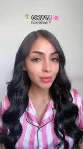 Melissa Mach's Instagram, Twitter & Facebook