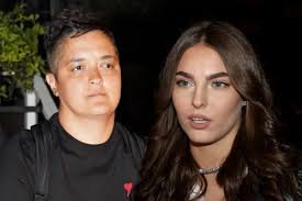 DŽEJLA RAMOVIĆ UDARILA NA MARIJU ŠERIFOVIĆ! Pevačica rešila da joj pošalje  poruku koja SEČE POPUT ŽILETA -