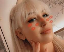 Nicole Ryall's Instagram, Twitter & Facebook