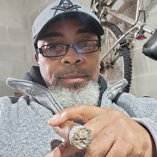 Mood... #SmokeSquad #PSSITA #SheSmokesCigars #CigarUnwind #CigarDiva45