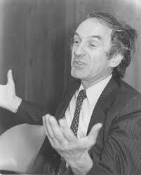 Atat institutul wiesel de la bucuresti, guvernul romaniei si lideri ai opozitiei au incercat sa amelioreze aceasta situatie dar au. Elie Wiesel Fotografia Enciclopedia Del Holocausto