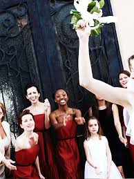 20 Originelle Hochzeitsspiele Die Jede Trauzeugin Kennen Muss Hochzeit Spiele Trauzeugin Hochzeit Hochzeitsspiele