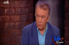 «ο δημήτρης ρίζος κατά τη διάρκεια της διαδρομής του υπήρξε στενός συνεργάτης του κωνσταντίνου καραμανλή, αλλά έβαλε και τη δίκη του ανεξίτηλη σφραγίδα στον έντυπο τύπο. Pe8ane Se Hlikia 83 Xronwn O Dhmosiografos Kai Ekdoths Dhmhtrhs Rizos Hellasjournal Com