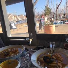 Le Loup En Croute De Sel Photo De Hotel Restaurant De La Tour Sanary Sur Mer Tripadvisor
