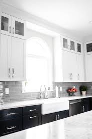 Reviewed in canada on december 31, 2016. Tuxedo Kitchen Ideas Photos Houzz