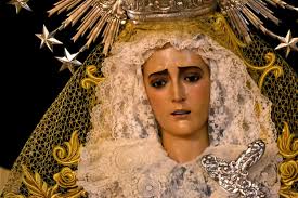 LA SOLEDAD DE MARÍA RECORRIÓ LAS CALLES DE ALCÁZAR EN LA NOCHE DE VIERNES  SANTO