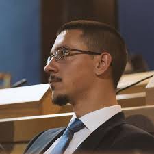 Do I return Expurrely Noir to the Extra Deck in the end phase after Red  Reign activation?