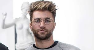 Tattoo artist Daniel Silva is in police custody after he was involved in  the car accident that claimed the life of Youtuber Corey La Barrie.  https://t.co/1LmpQlZbe4