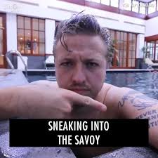 SNEAKING into the World's Most LUXURY Hotel 🏨🇬🇧