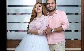 وجه الفنان خالد عليش الشكر لكل من وقف بجواره في محنته الأخيرة، حيث أجرى عملية جراحية منذ أيام. Ø·Ù„ÙŠÙ‚Ø© Ø®Ø§Ù„Ø¯ Ø¹Ù„ÙŠØ´ ØªØ®Ø±Ø¬ Ø¹Ù† ØµÙ…ØªÙ‡Ø§ ÙˆØªÙØ¬Ø± ÙØ¶ÙŠØ­Ø© Ø§Ù„Ù…Ø¯ÙŠÙ†Ø© Ù†ÙŠÙˆØ²