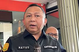 Profil Don Adam yang Sempat Viral karena Foto dengan Tumpukan Dollar,  Diduga Hasil Korupsi BTS 4G