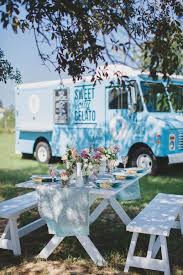 Fun Food Truck Wedding Food Truck Wedding Wedding Food Truck Receptions Wedding Picnic Reception