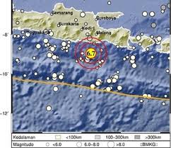 Detik detik gempa 6 2 sr kabupaten malang 21 mei 2021 sekitar jam 19 09 wib. Geger Gempa Bumi Terjadi Di Malang Dan Surabaya Jawa Timur Bmkg Kasih Saran Hati Hati Gempa Bumi Susulan Cerdik Indonesia