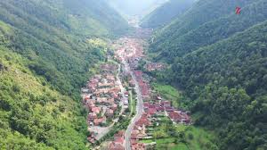 La şcoala actuală din ciugud, modernizată recent cu 1 miliond de euro de către administraţia locală, învaţă 130 de copii. Satul Sugag Comuna Sugag Pe Valea Sebesului Judetul Alba Youtube