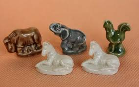 Wade Whimsies Red Rose Tea Miniature Ceramic Porcelain Animal Etsy Porcelain Animal Animal Figurines Porcelain Art