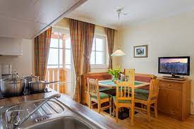 meine beste freundin hat mich gefragt ob wir uns nicht mal wieder ein appartement buchen sollen fur einen gemeinsamen urlau saubere wohnung wohnung unterkunft