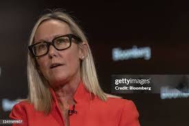 60 Photos & High Res Pictures