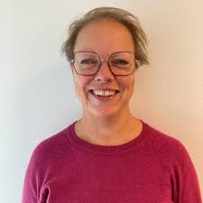 Lite personal news! Hösten 2021 kände jag att det var dags att testa  någonting nytt i livet. Fram till dess hade jag jobbat som journalist i  närmare tio år, de senaste åren