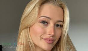 Anna Hafner #InstaFitBio