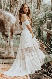 Hochzeitskleid für den schönsten tag im leben auswählen. Boho Hochzeit So Feiert Ihr Richtig Im Bohemian Stil Hochzeit Click