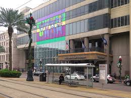 Sheraton New Orleans Exterior From Canal St W Streetcar Stop In Front Of Hotel Picture Of Sheraton New Orleans Hotel Tripadvisor