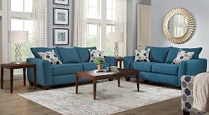 Turuncu ile uyumlu renkler arasında, mavi, kahve tonları, turkuaz, gri, yeşil, siyah krem, bej ve beyaz renkleri yer alır. Petrol Mavisi Koltuklara Ne Renk Hali