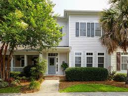 This Beautiful Townhome In Eaglewood Retreat Is Move In Ready Freshly Painted Walls New Carpet In Bedroom With Images Recessed Lighting Real Estate Companies New Carpet
