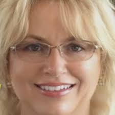 Melissa Gholson's Instagram, Twitter & Facebook