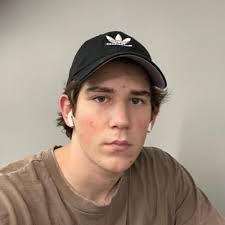 Ernest Wolke's Instagram, Twitter & Facebook