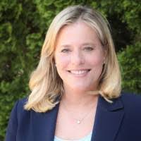 Lisa Tesar's Instagram, Twitter & Facebook