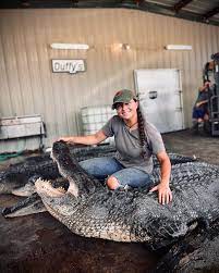Still trying to get over alligator season!🥒🌾#beast #cheyennepicklewheat #followthegrain #wheatsgamecalls #alligators #swamppeople #duffysgasstation